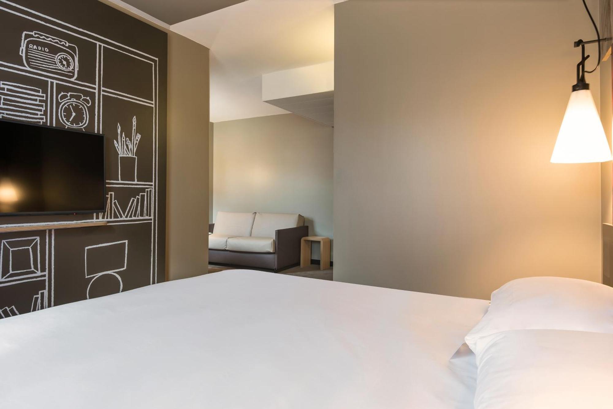Hotel Ibis Saint Germain En Laye Centre Exterior foto